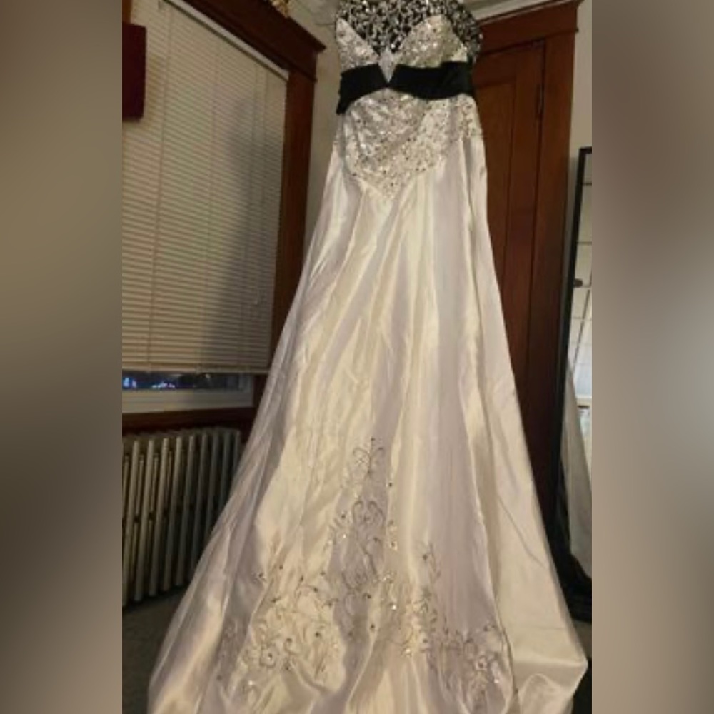 Wedding dress